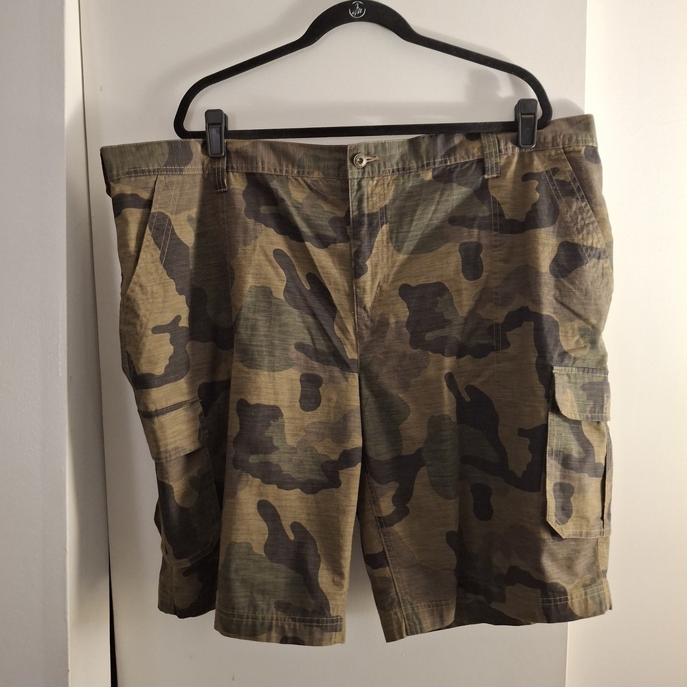 Field & Stream Men's Green Camouflage Cargo Shorts